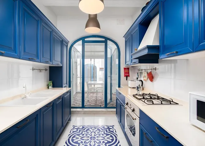 Chic, Stylish Traditional Townhouse With Terrace - St. Paul'S Bay